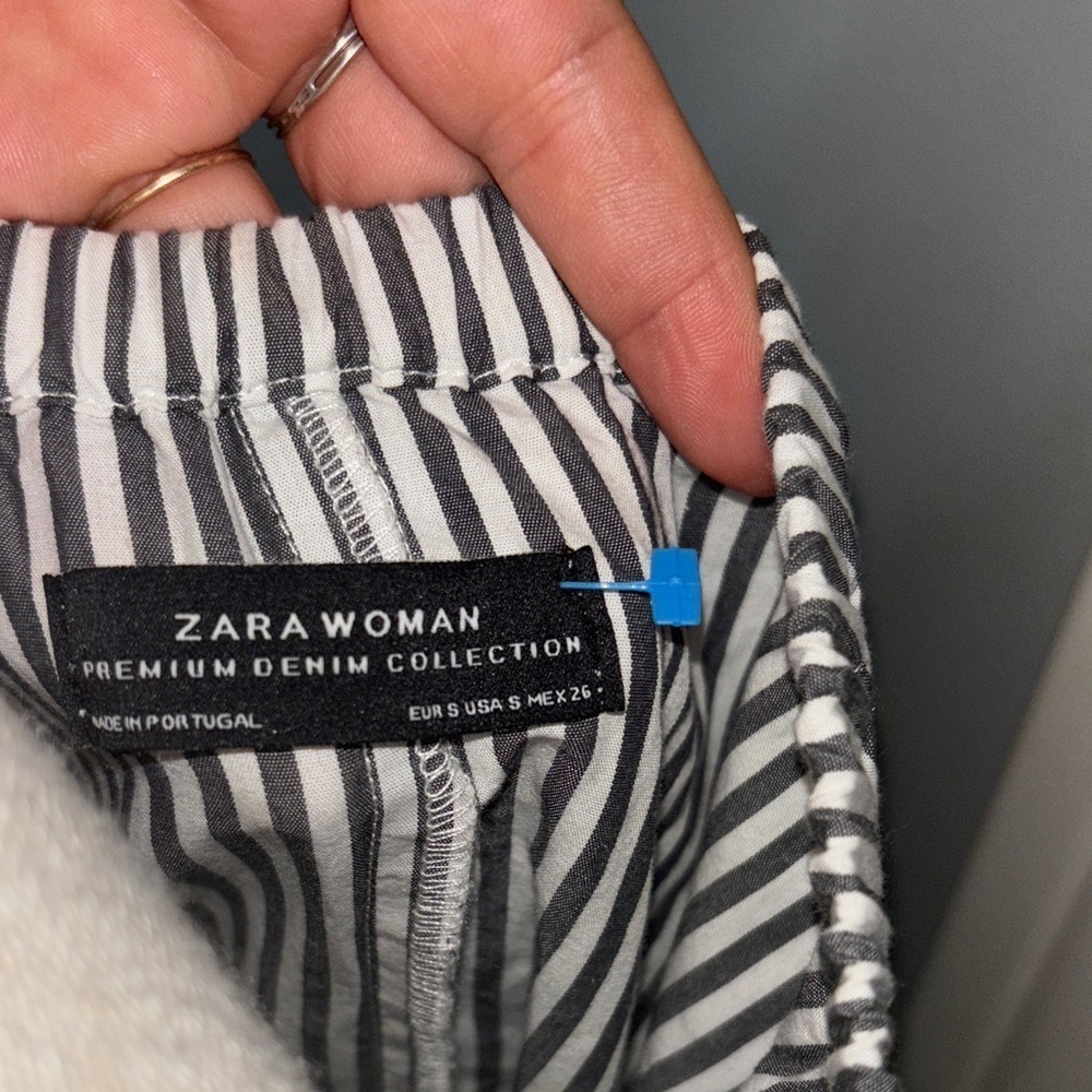 Zara Black and White Off-Shoulder Mini Dress - Picture 2 of 4